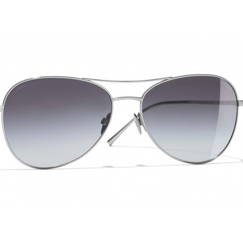 Channel Mirrored Aviator Sunnies 😎